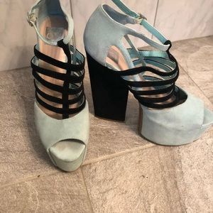 Dolce Vita wedge sandals - hot for summer nights